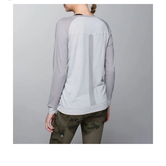 Lululemon Runamuck Long Sleeve Heathered Light Grey Heathered Size 12 - Picture 4 of 9